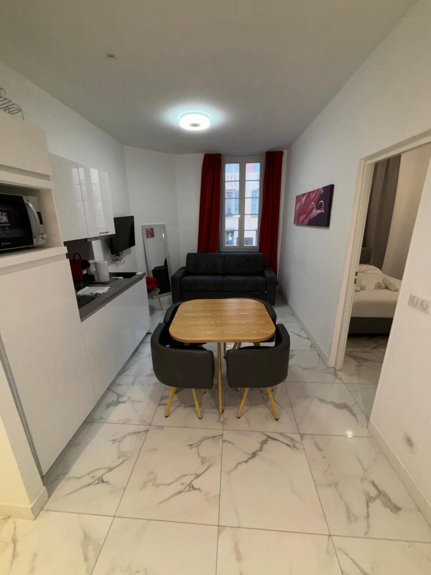 Appartement 4 Couchages Idealement Place Promenade Des Anglais / Cours Saleya Nice Eksteriør billede