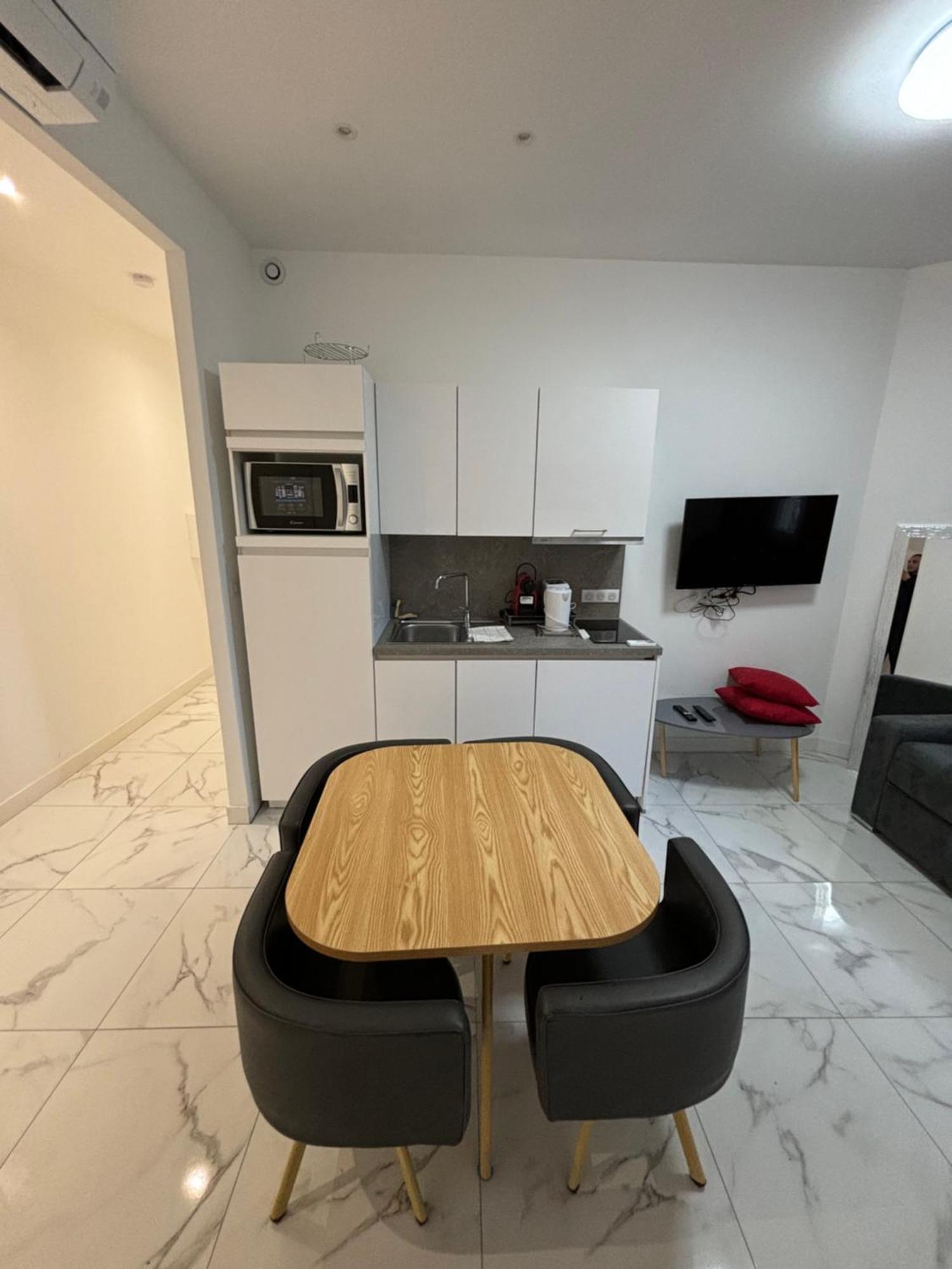 Appartement 4 Couchages Idealement Place Promenade Des Anglais / Cours Saleya Nice Eksteriør billede