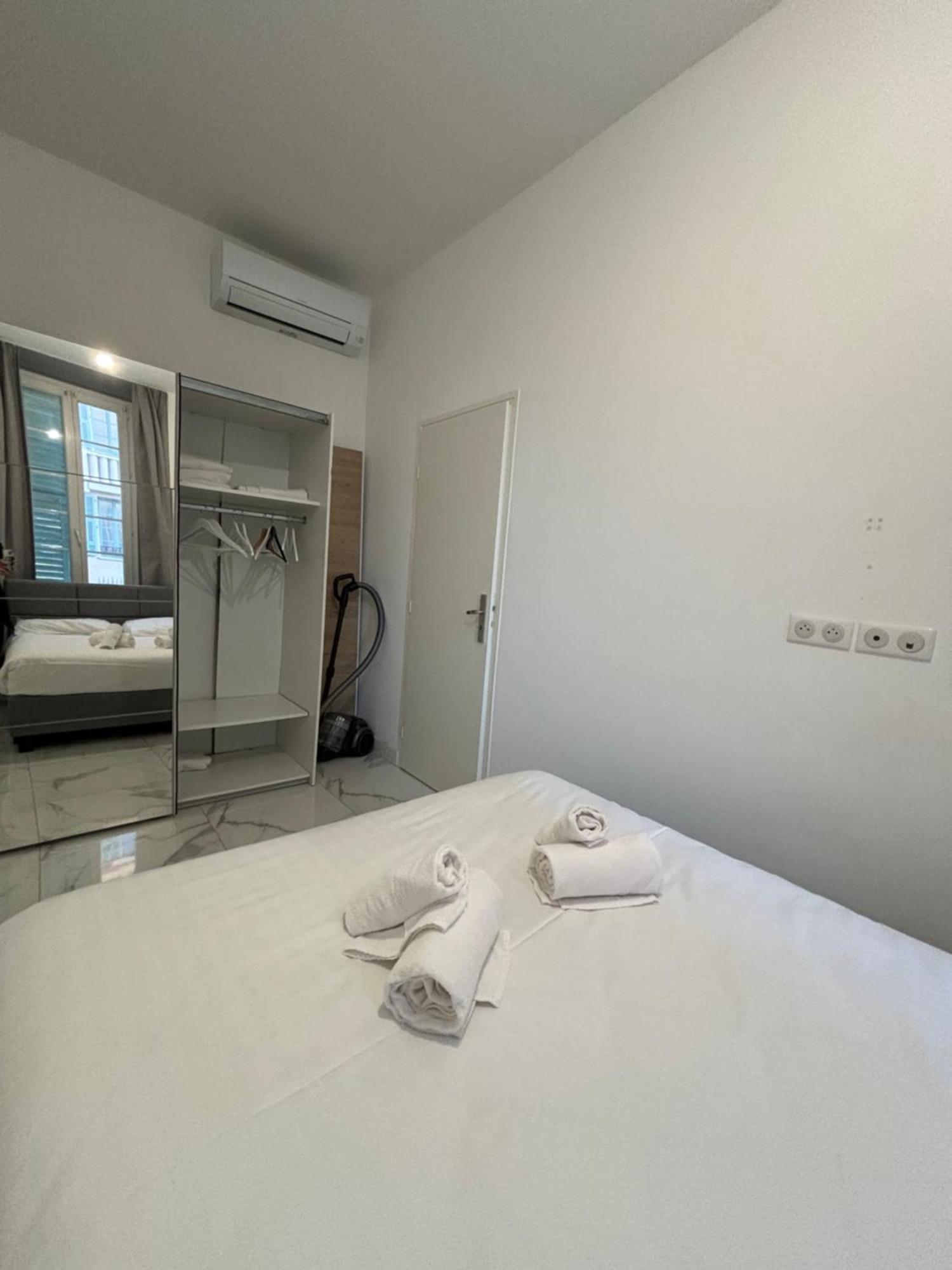 Appartement 4 Couchages Idealement Place Promenade Des Anglais / Cours Saleya Nice Eksteriør billede